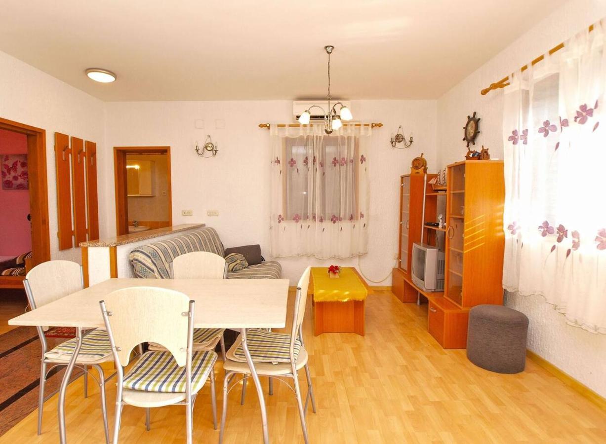 Alma Apartment Poreč Buitenkant foto
